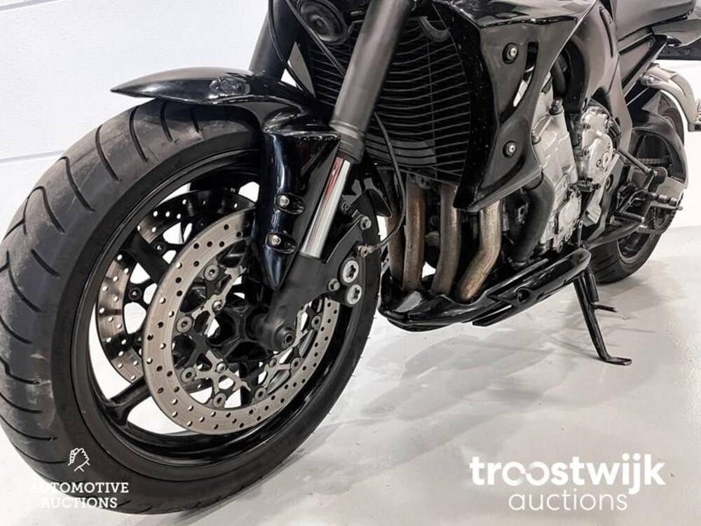 Yamaha Tour FZ1 Fazer Motorcycle