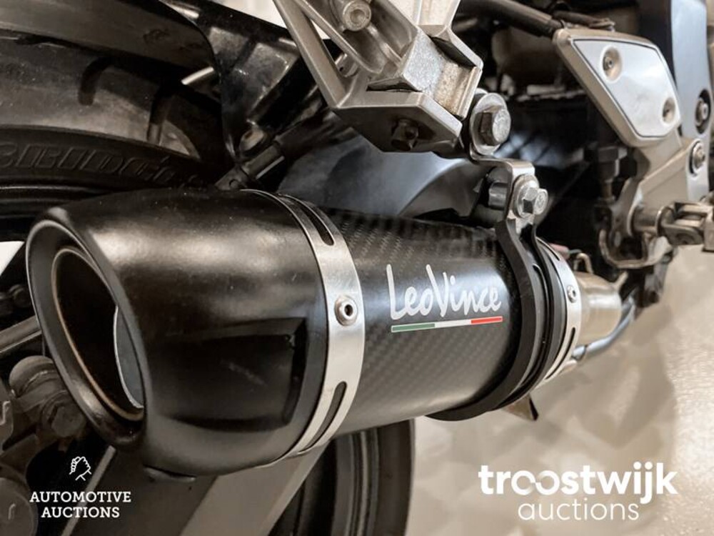 Yamaha Tour FZ1 Fazer Motorcycle