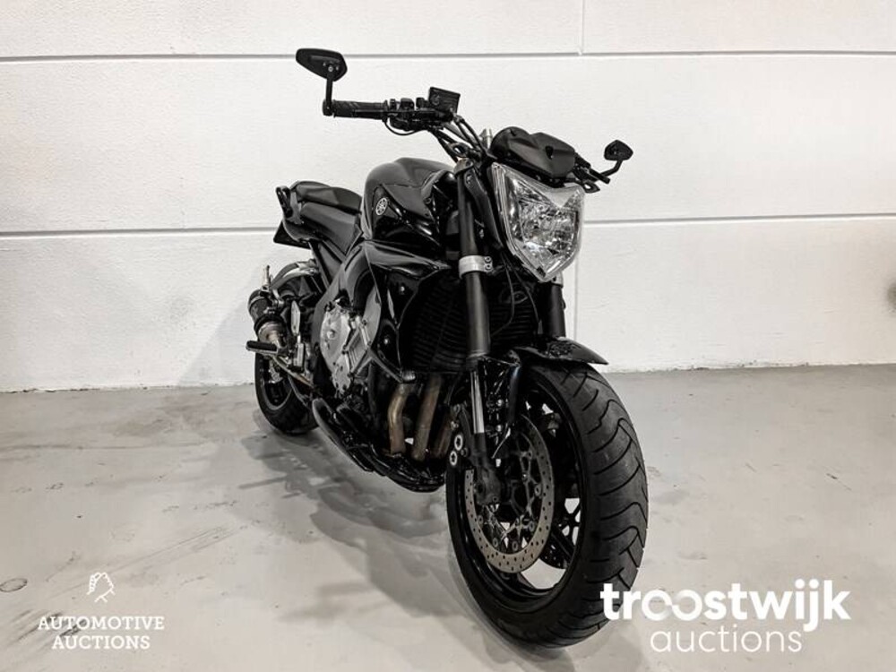 Yamaha Tour FZ1 Fazer Motorcycle