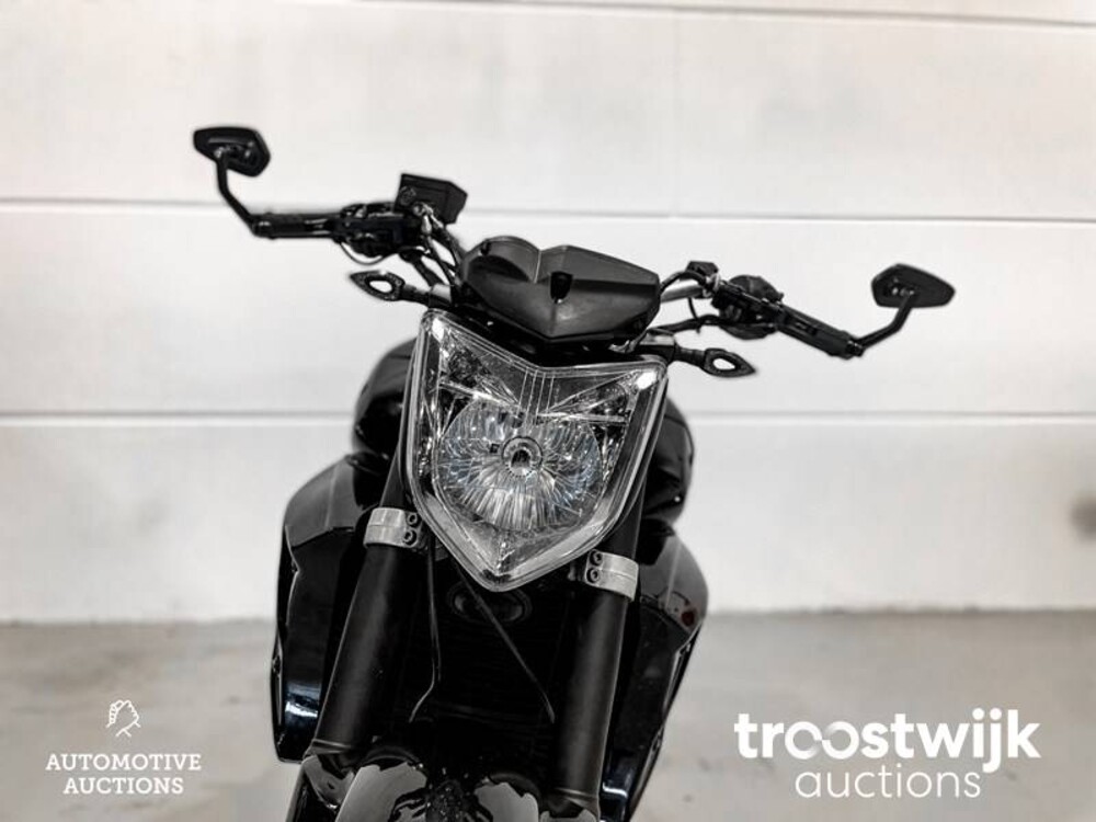 Yamaha Tour FZ1 Fazer Motorcycle