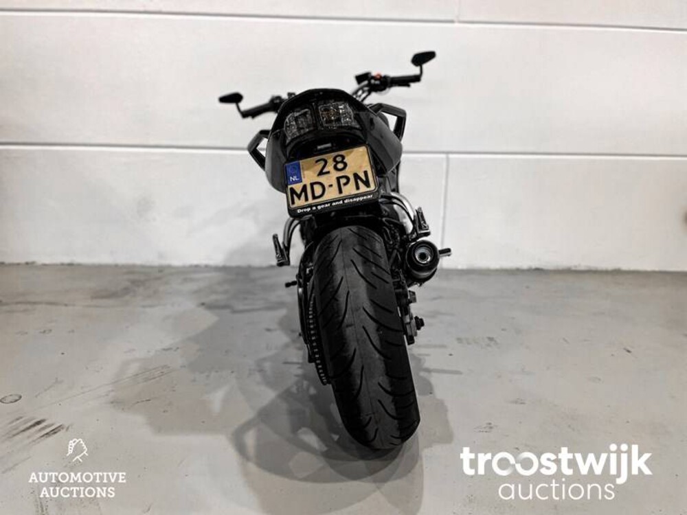 Yamaha Tour FZ1 Fazer Motorcycle