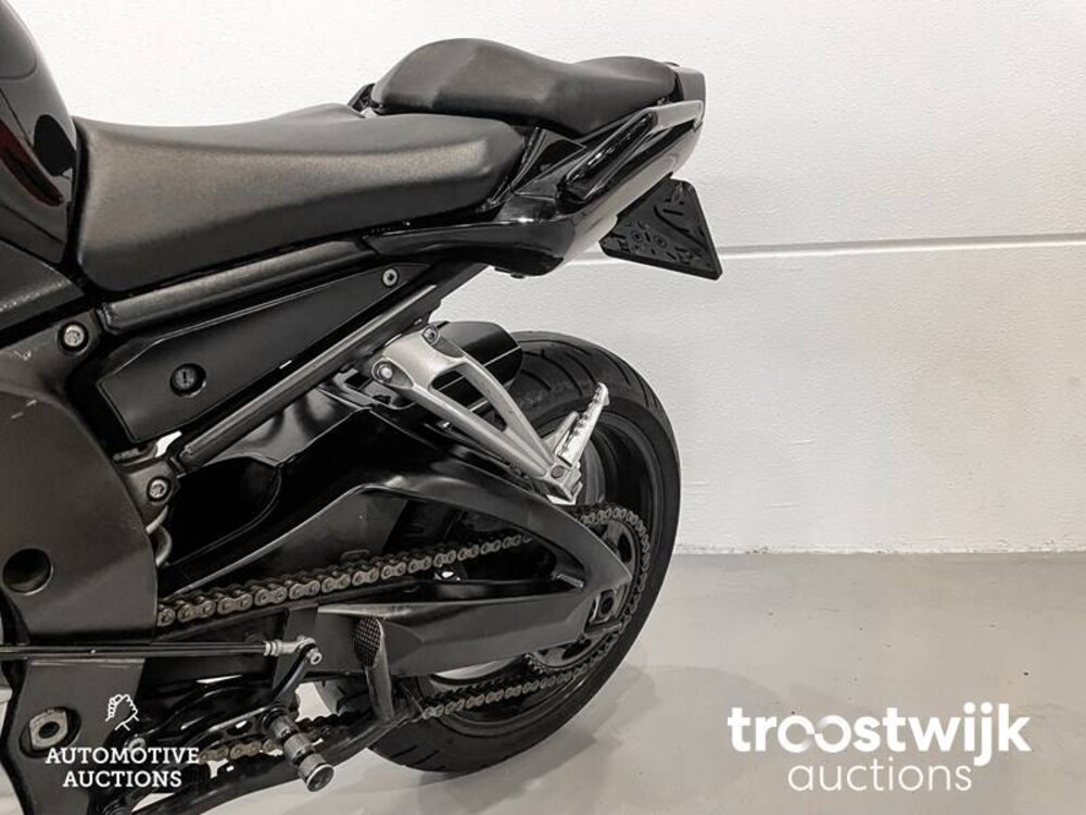 Yamaha Tour FZ1 Fazer Motorcycle