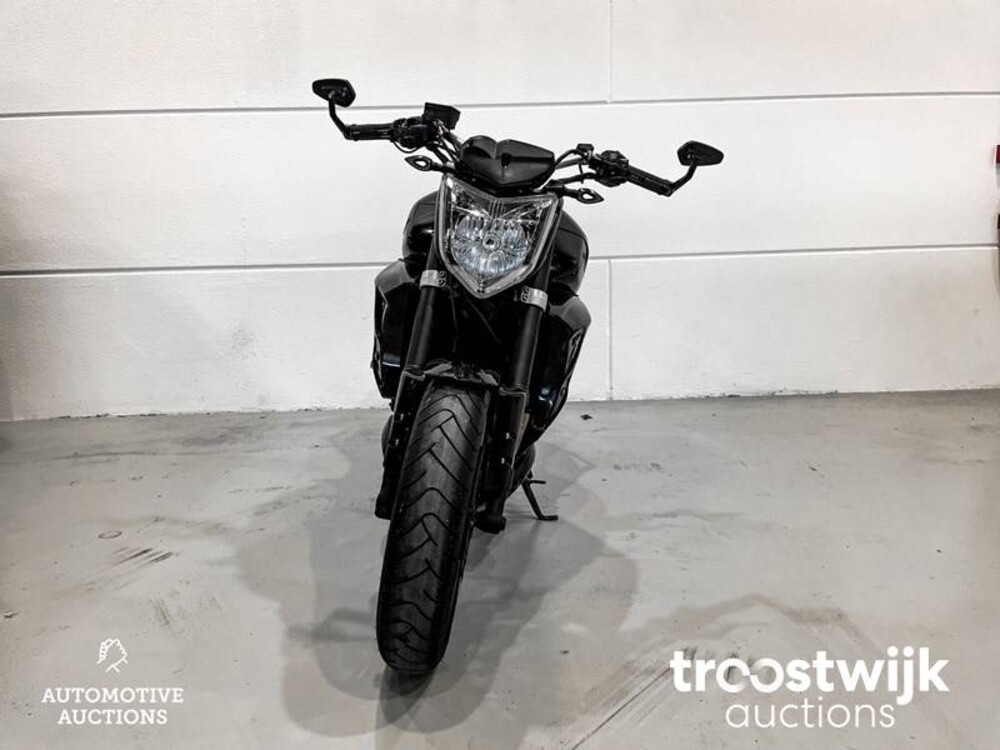 Yamaha Tour FZ1 Fazer Motorcycle