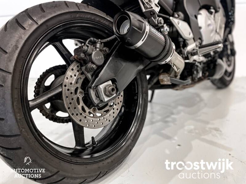 Yamaha Tour FZ1 Fazer Motorcycle