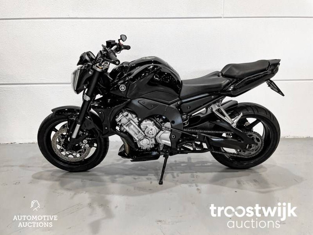 Yamaha Tour FZ1 Fazer Motorcycle