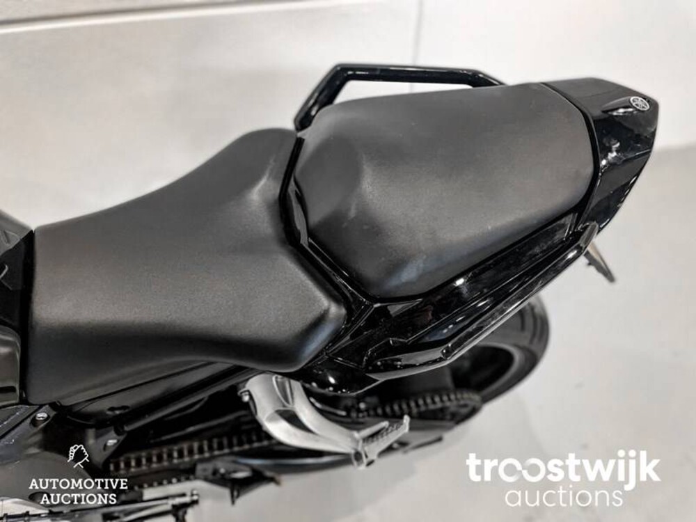 Yamaha Tour FZ1 Fazer Motorcycle