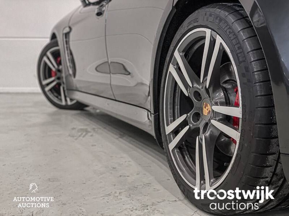 Porsche Panamera 3.6 Platinum Edition Car
