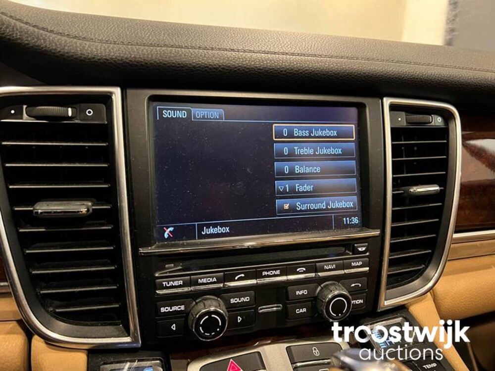 Porsche Panamera 3.6 Platinum Edition Car