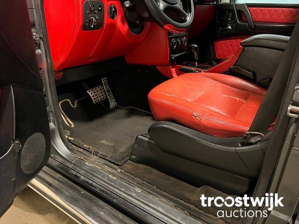 Mercedes-Benz G500 V8 Biturbo Car