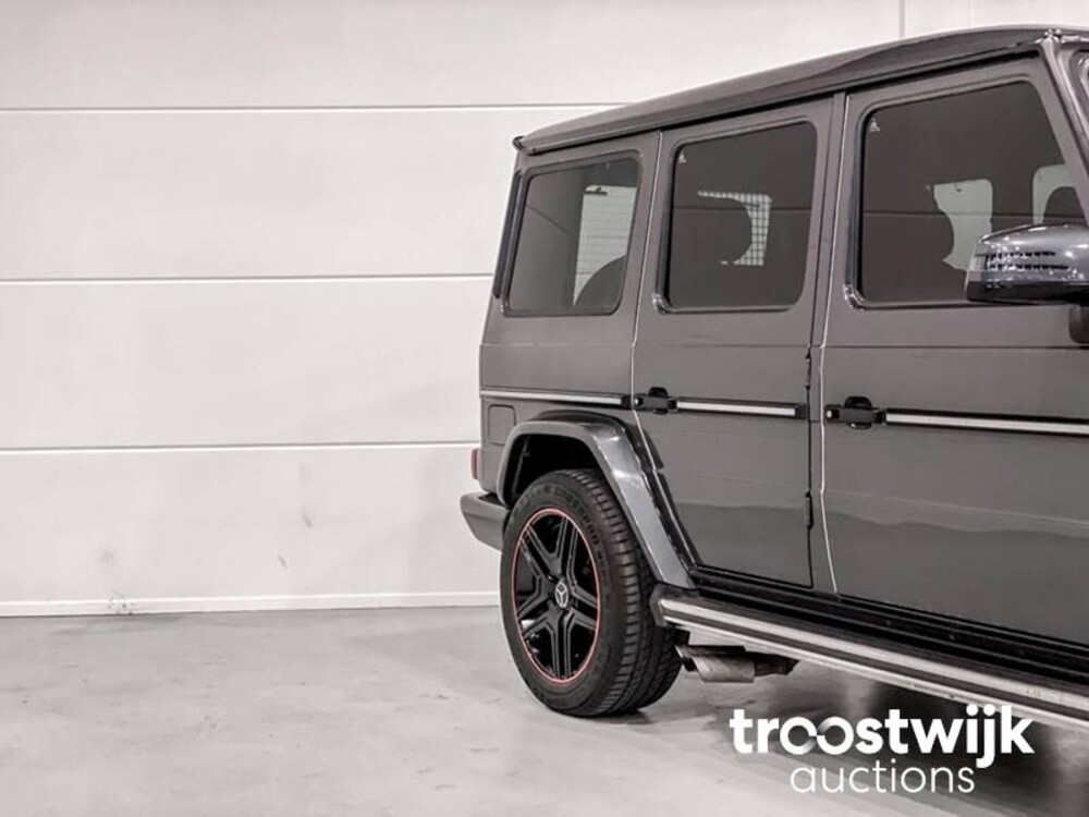 Mercedes-Benz G500 V8 Biturbo Car