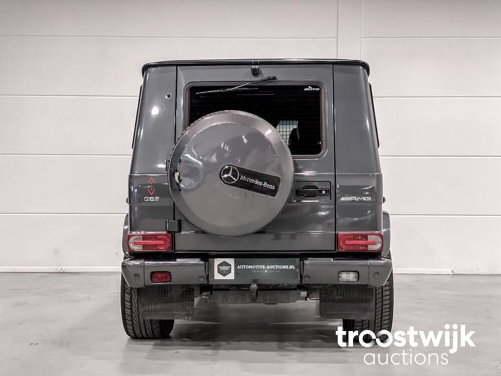 Mercedes-Benz G500 V8 Biturbo Car