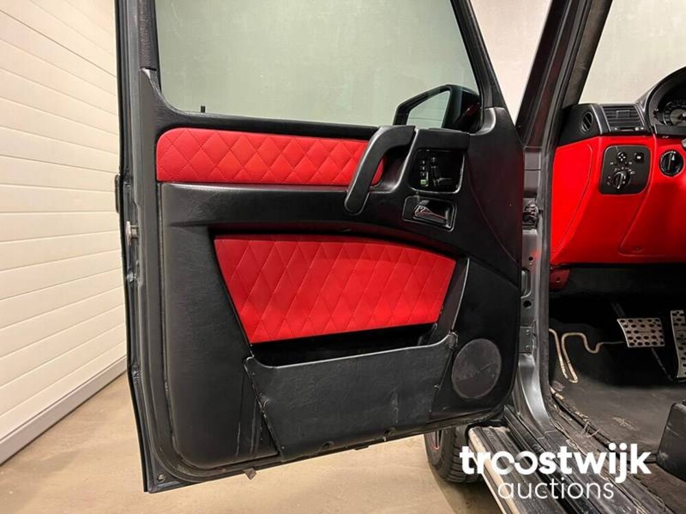 Mercedes-Benz G500 V8 Biturbo Car