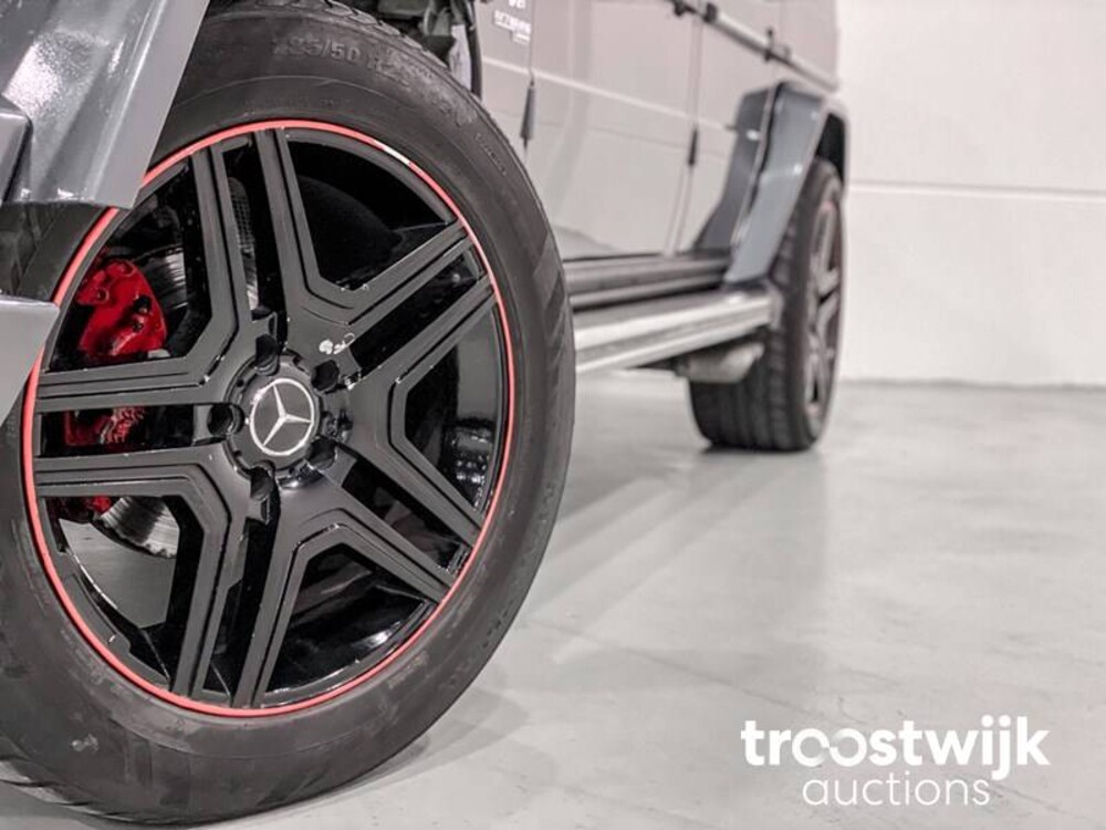 Mercedes-Benz G500 V8 Biturbo Car