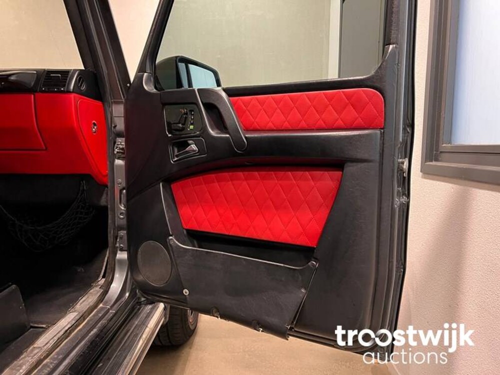 Mercedes-Benz G500 V8 Biturbo Car