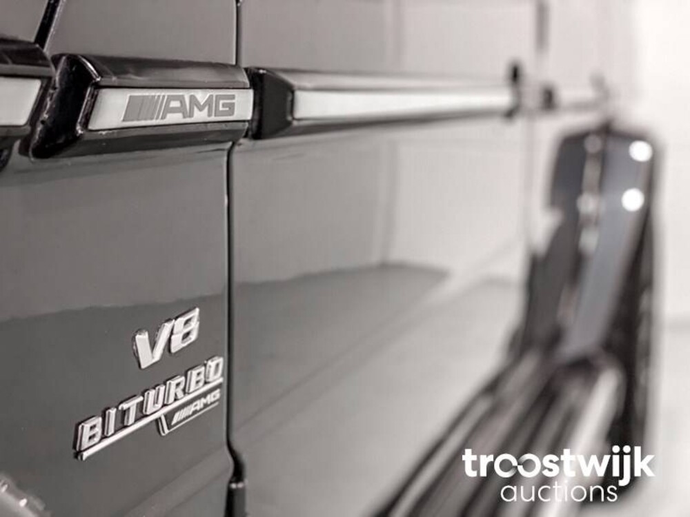 Mercedes-Benz G500 V8 Biturbo Car