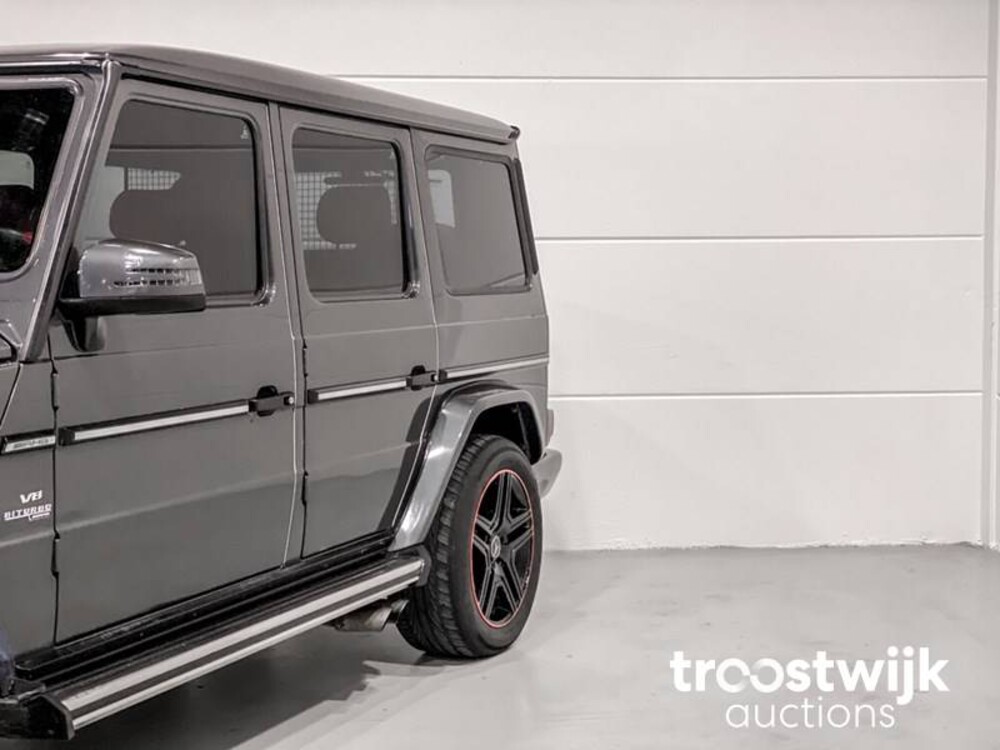 Mercedes-Benz G500 V8 Biturbo Car