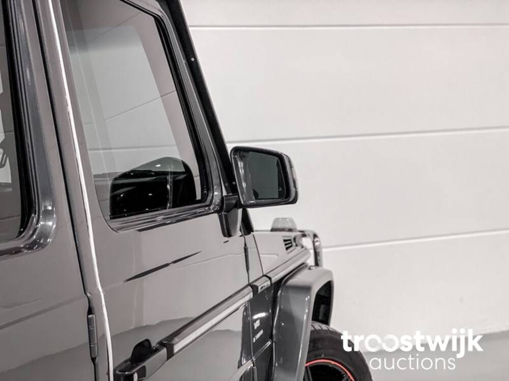 Mercedes-Benz G500 V8 Biturbo Car