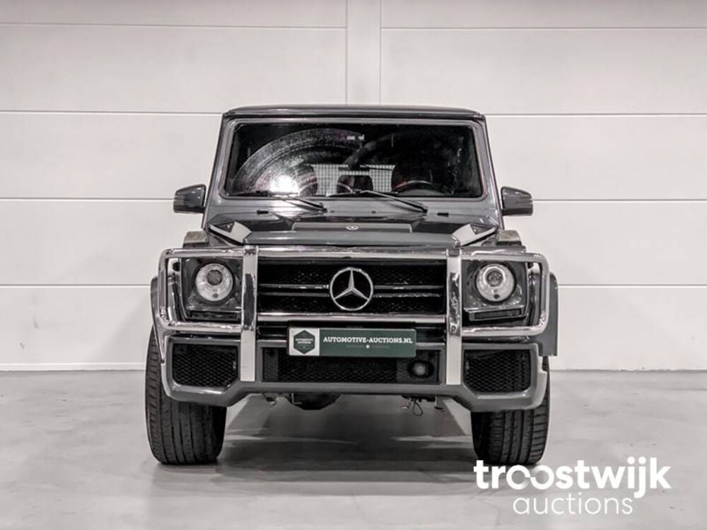 Mercedes-Benz G500 V8 Biturbo Car