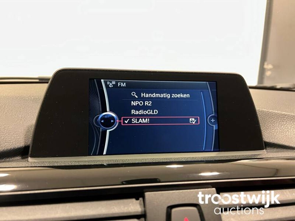 BMW 320i Executive Sportline Car