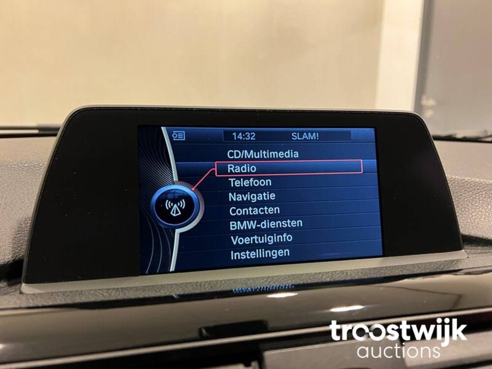 BMW 320i Executive Sportline Car