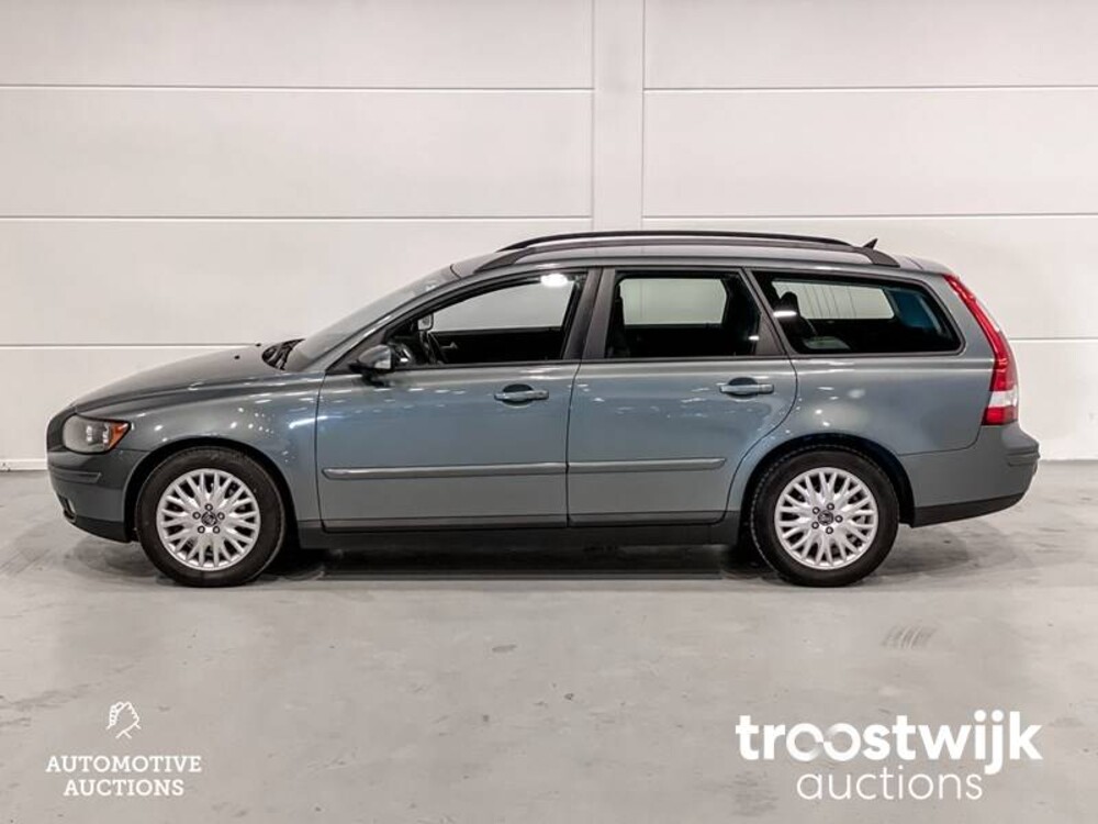 Volvo V50 2.4 Momentum Car