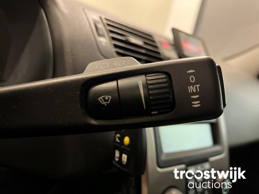 Volvo V50 2.4 Momentum Car