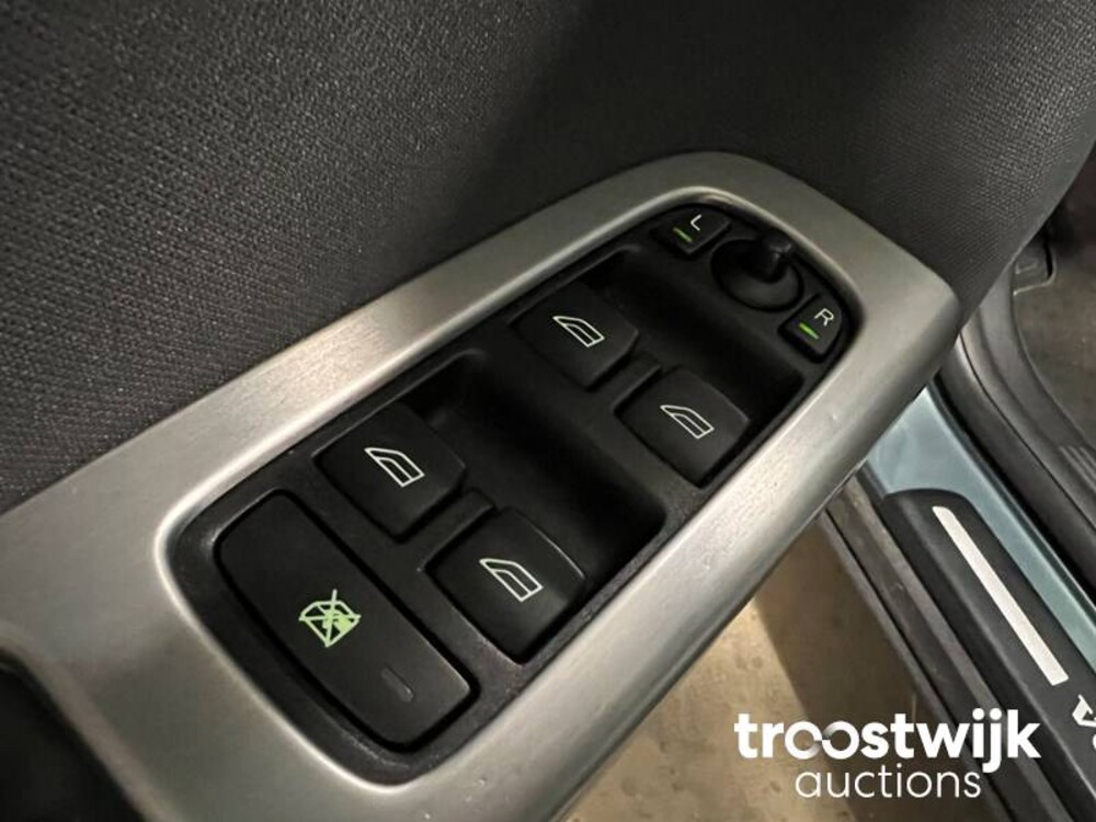 Volvo V50 2.4 Momentum Car