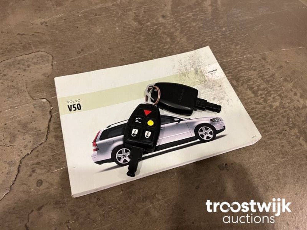 Volvo V50 2.4 Momentum Car