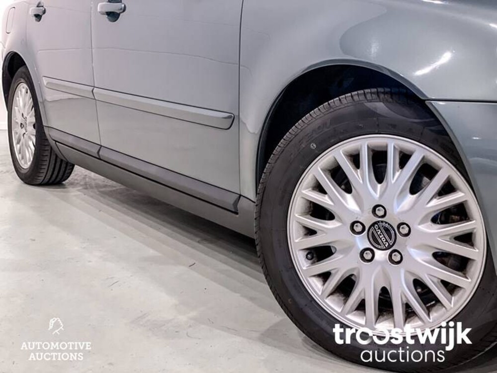 Volvo V50 2.4 Momentum Car