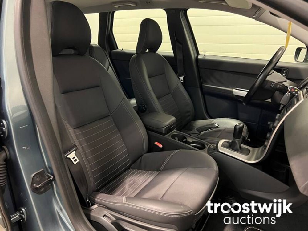 Volvo V50 2.4 Momentum Car