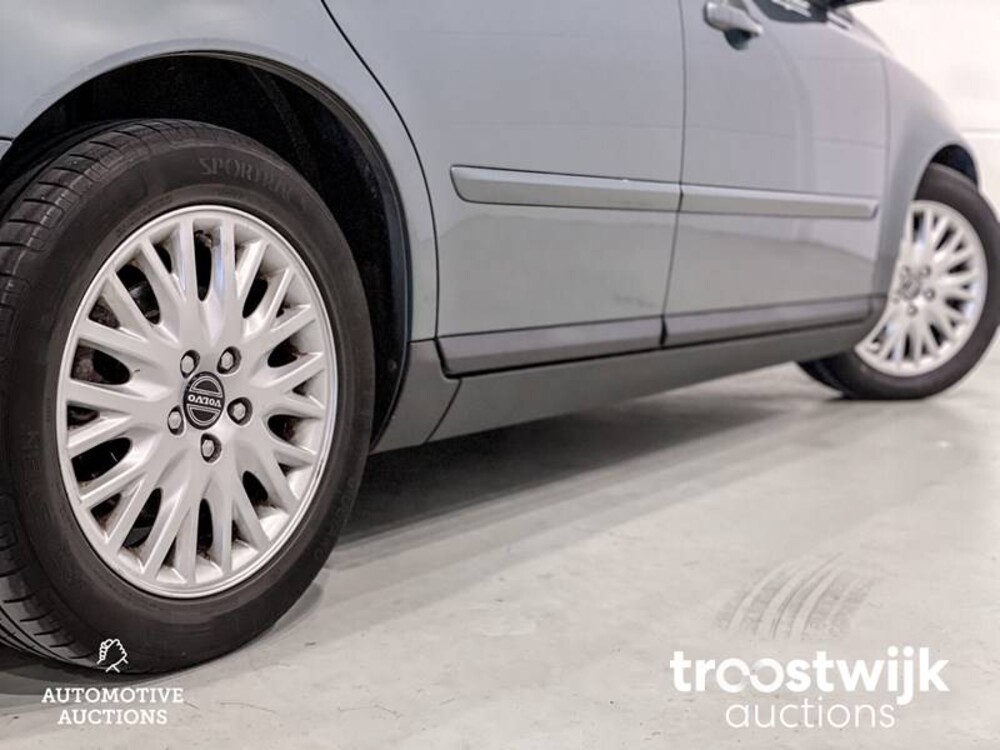 Volvo V50 2.4 Momentum Car