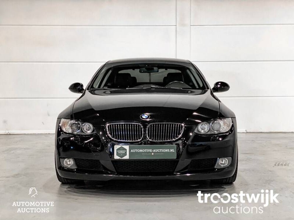 BMW 325i Coupe Car