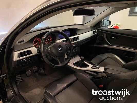 BMW 325i Coupe Car