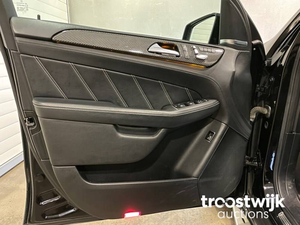 Mercedes-Benz GLE63s AMG 4Matic Car