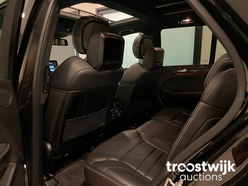 Mercedes-Benz GLE63s AMG 4Matic Car