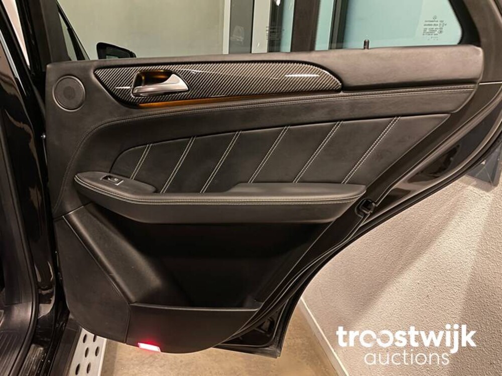 Mercedes-Benz GLE63s AMG 4Matic Car