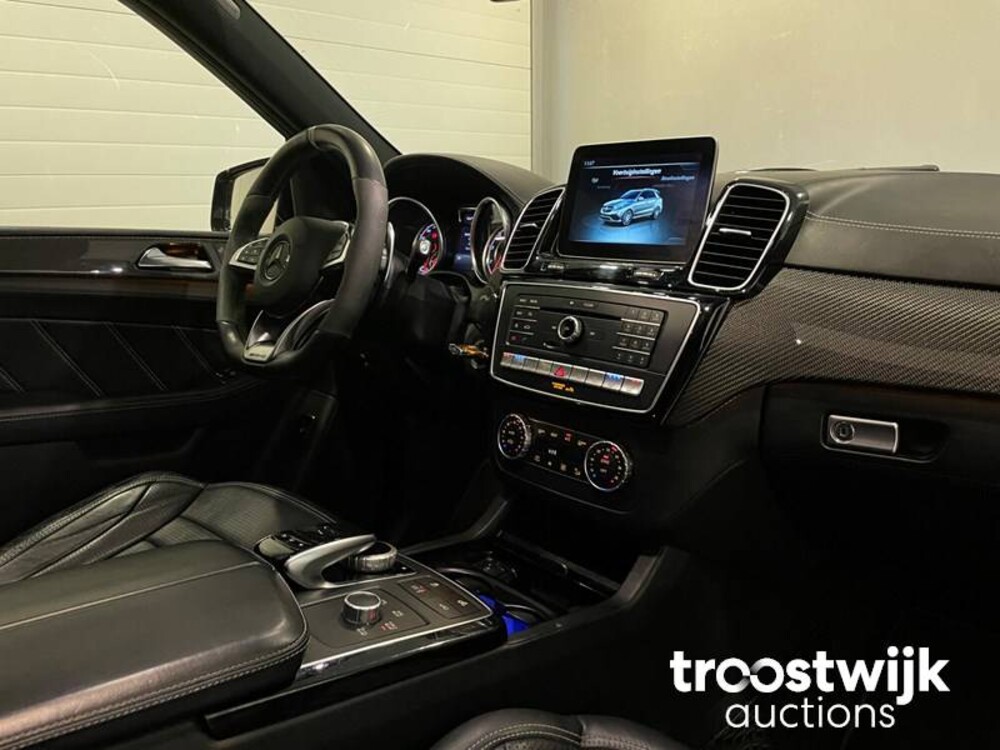 Mercedes-Benz GLE63s AMG 4Matic Car