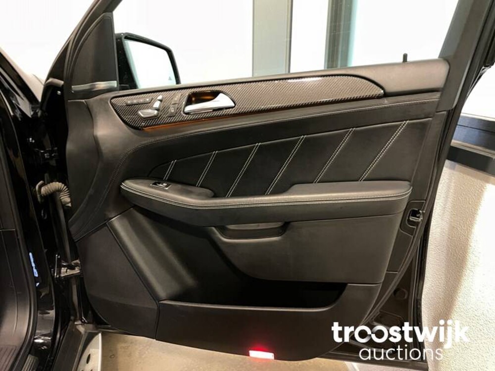 Mercedes-Benz GLE63s AMG 4Matic Car