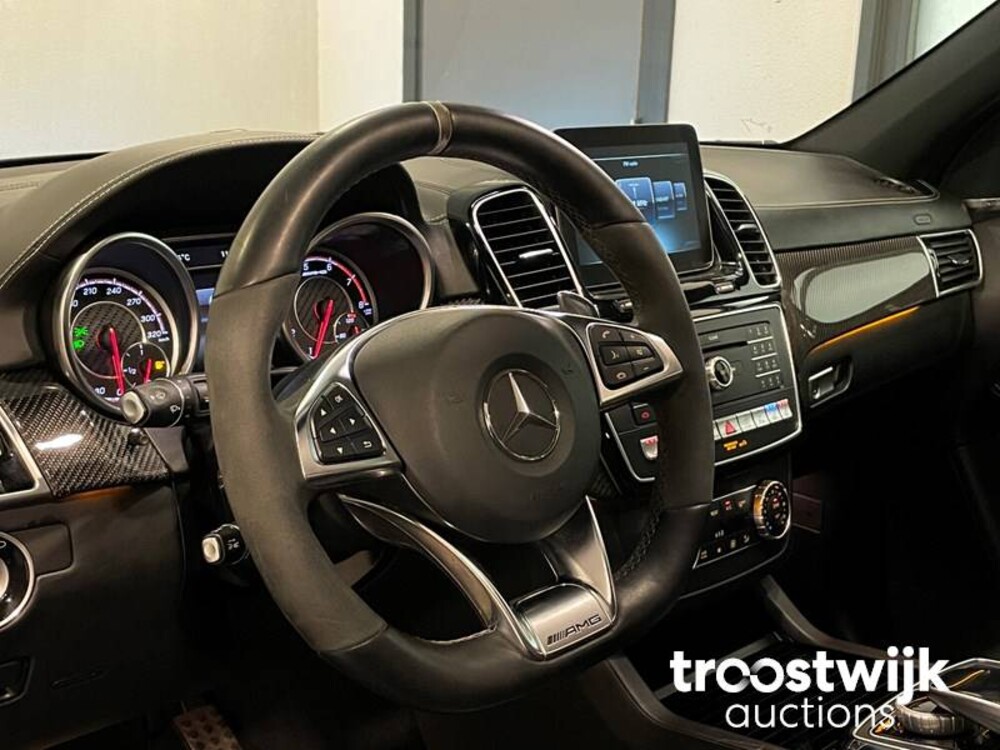 Mercedes-Benz GLE63s AMG 4Matic Car