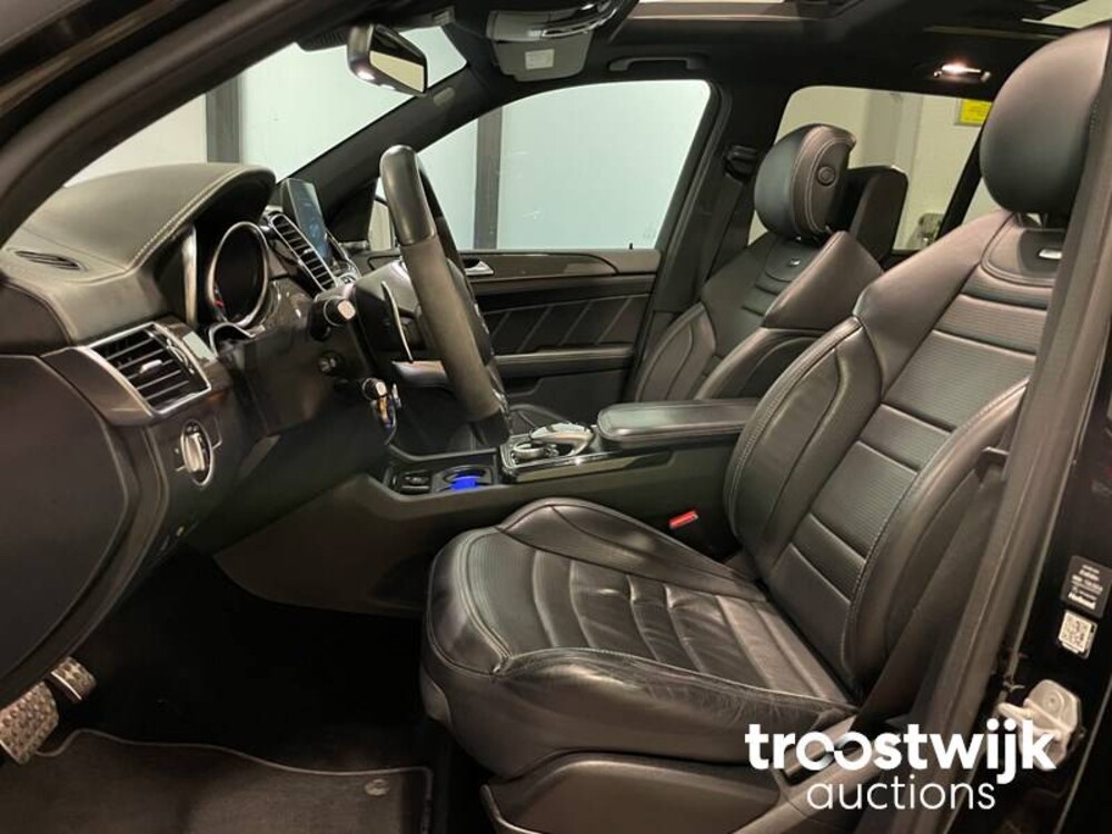 Mercedes-Benz GLE63s AMG 4Matic Car