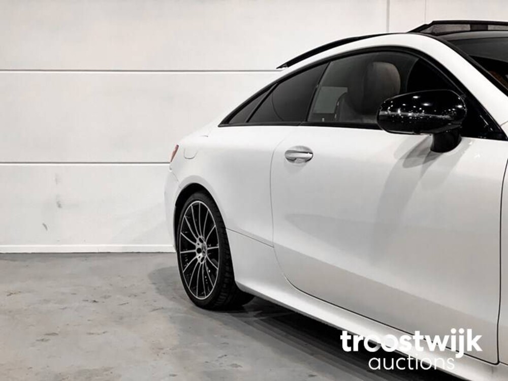 Mercedes-Benz E220d AMG Coupé Car