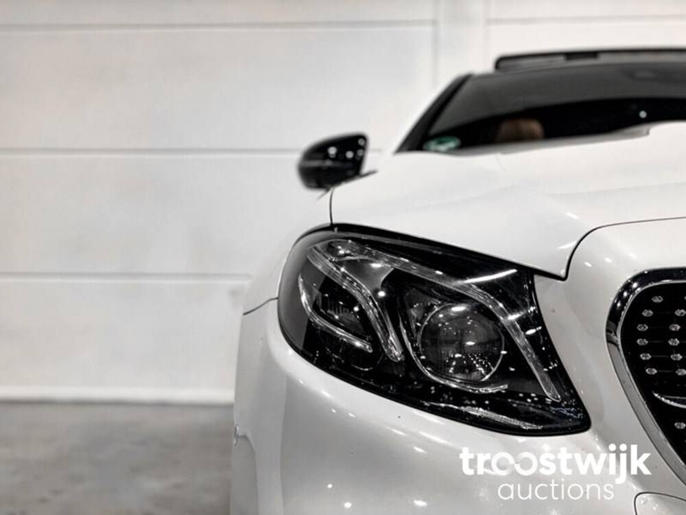 Mercedes-Benz E220d AMG Coupé Car