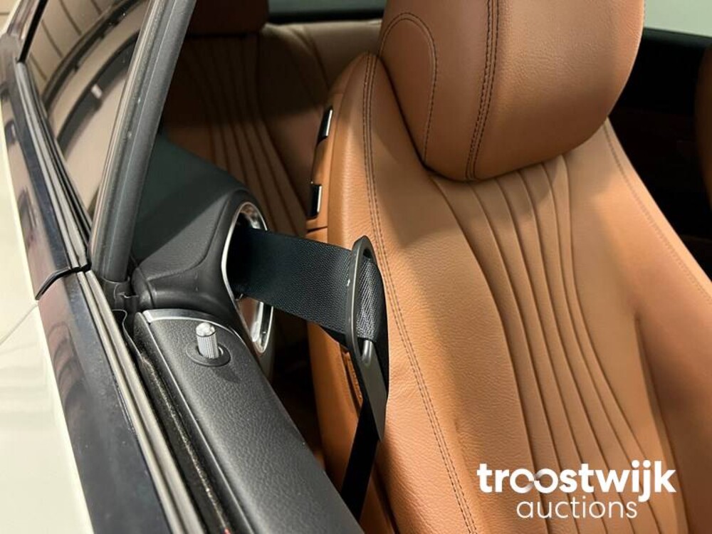 Mercedes-Benz E220d AMG Coupé Car