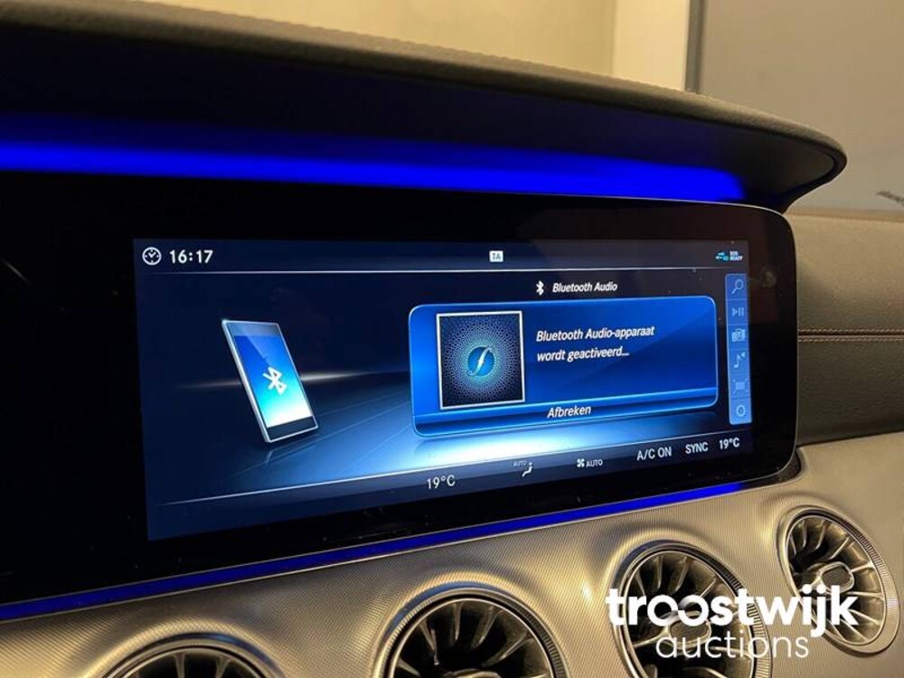 Mercedes-Benz E220d AMG Coupé Car