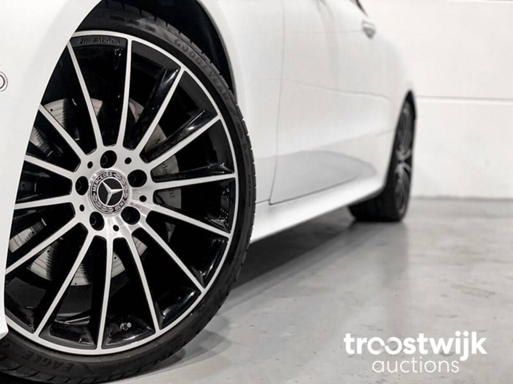 Mercedes-Benz E220d AMG Coupé Car