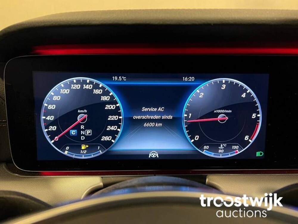 Mercedes-Benz E220d AMG Coupé Car