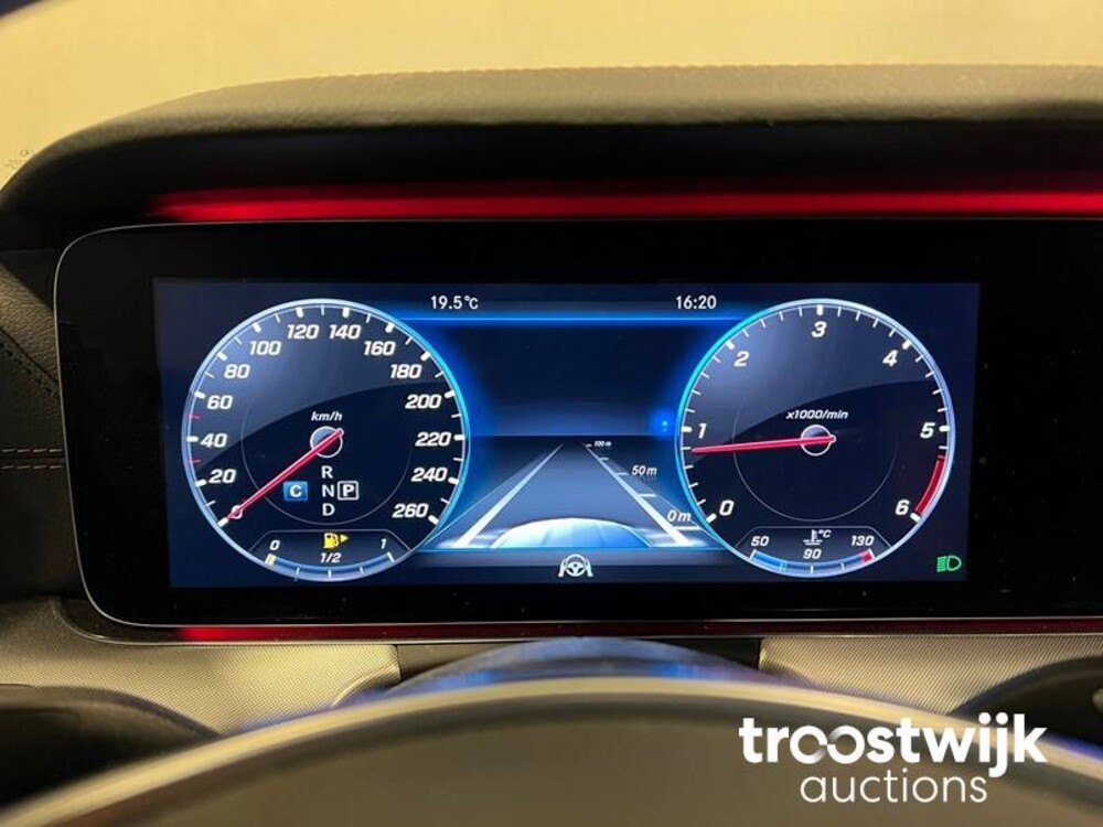 Mercedes-Benz E220d AMG Coupé Car