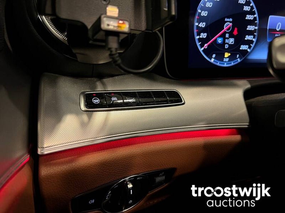 Mercedes-Benz E220d AMG Coupé Car