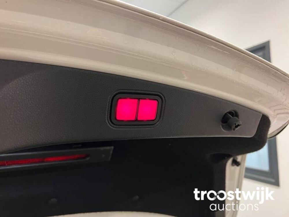 Mercedes-Benz E220d AMG Coupé Car