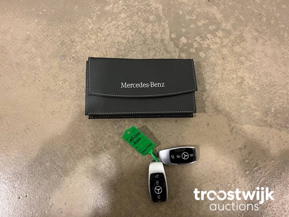 Mercedes-Benz E220d AMG Coupé Car